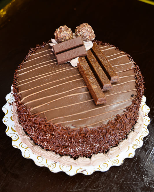 Kitkat Cake by Princes Pastries